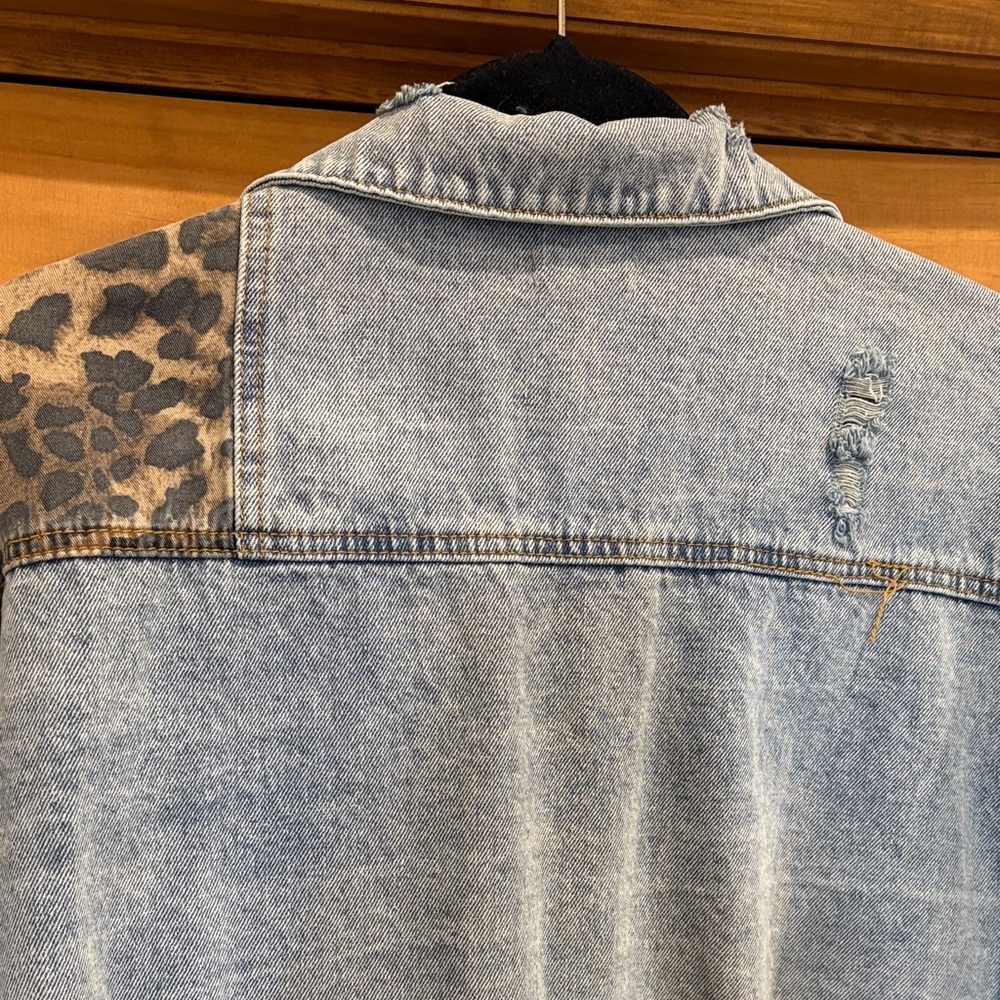 POL Leopard Print Patchwork Denim Jacket with Dis… - image 11